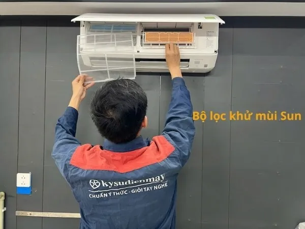 Lắp đặt tấm lọc khử mùi Sun cho điều hoà Mítubishi Heavy SRK10YZP-W5